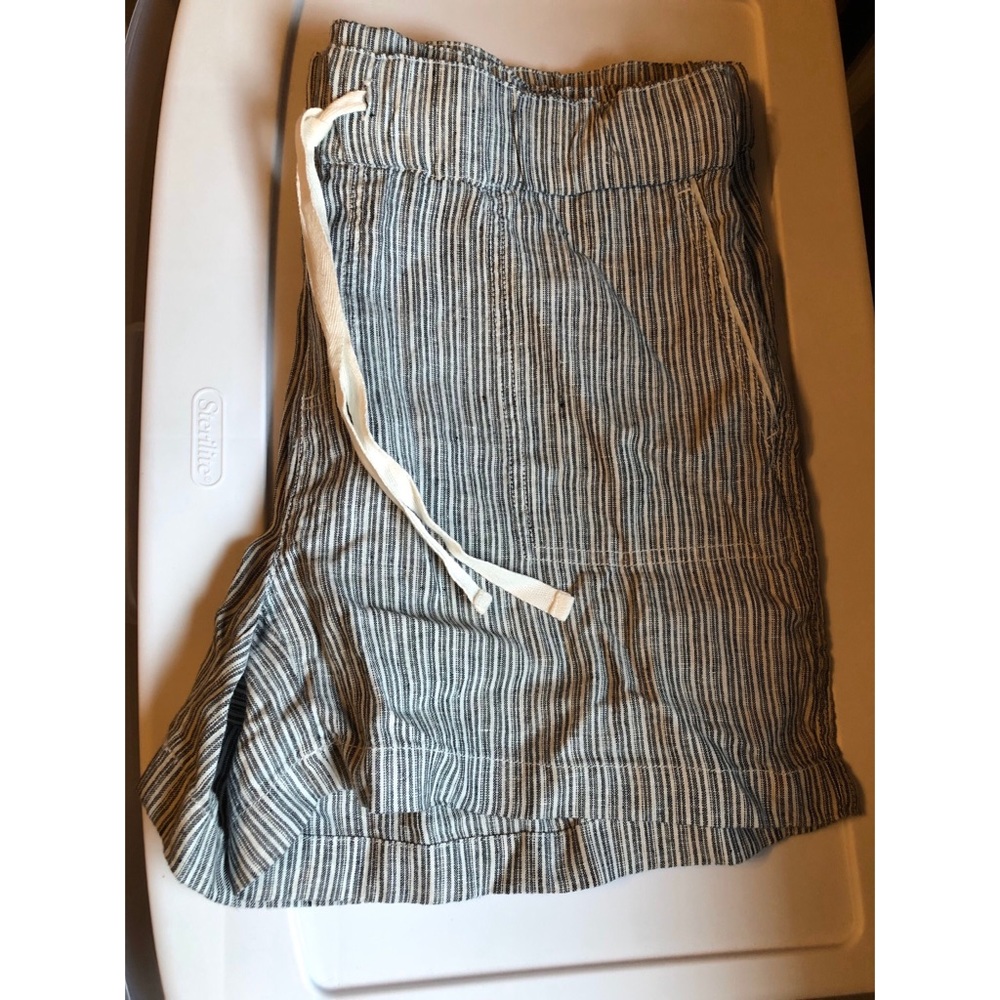 NWOT Caslon shorts.